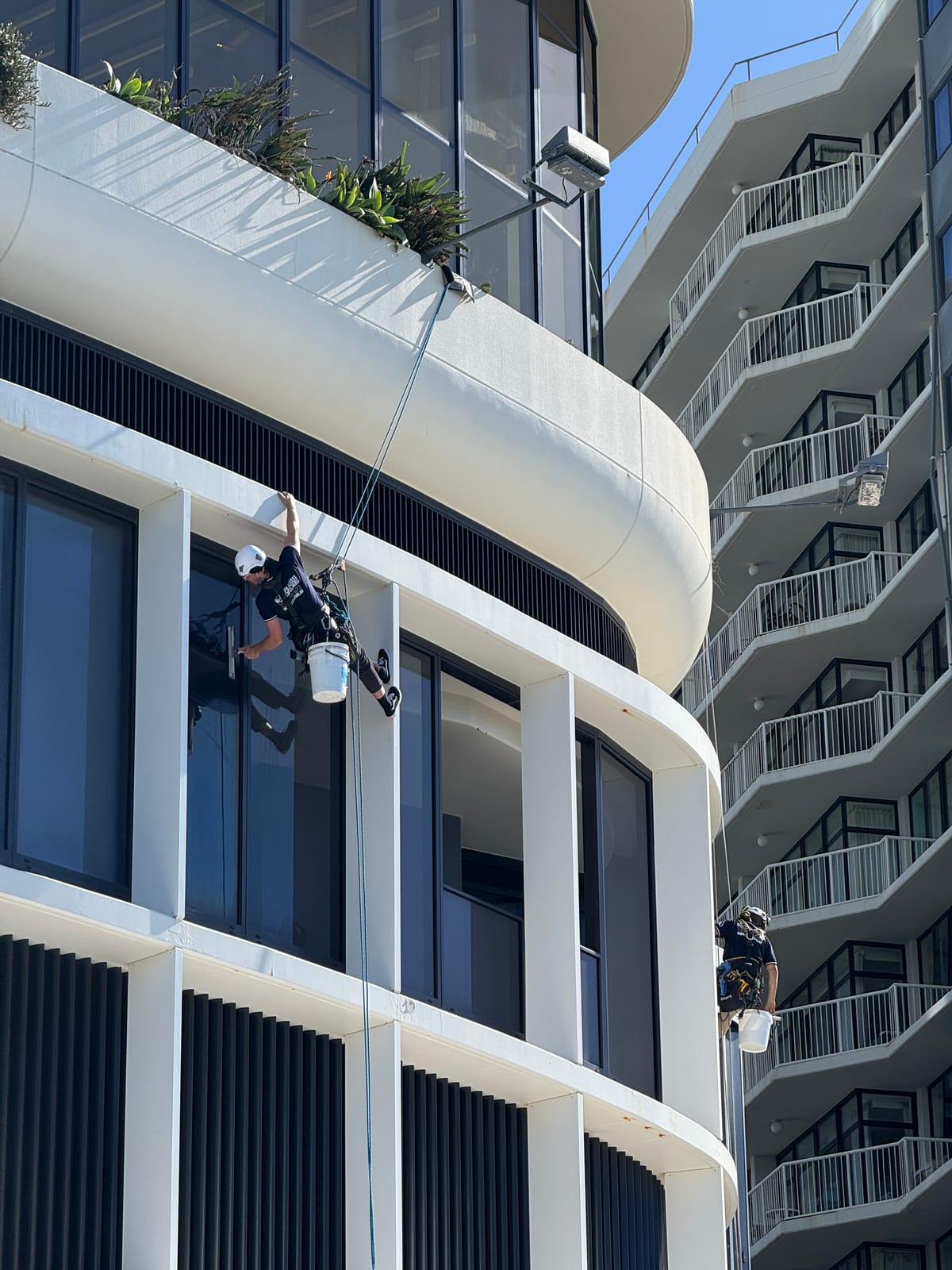 Ocean by Meriton, Window Cleaning, on site